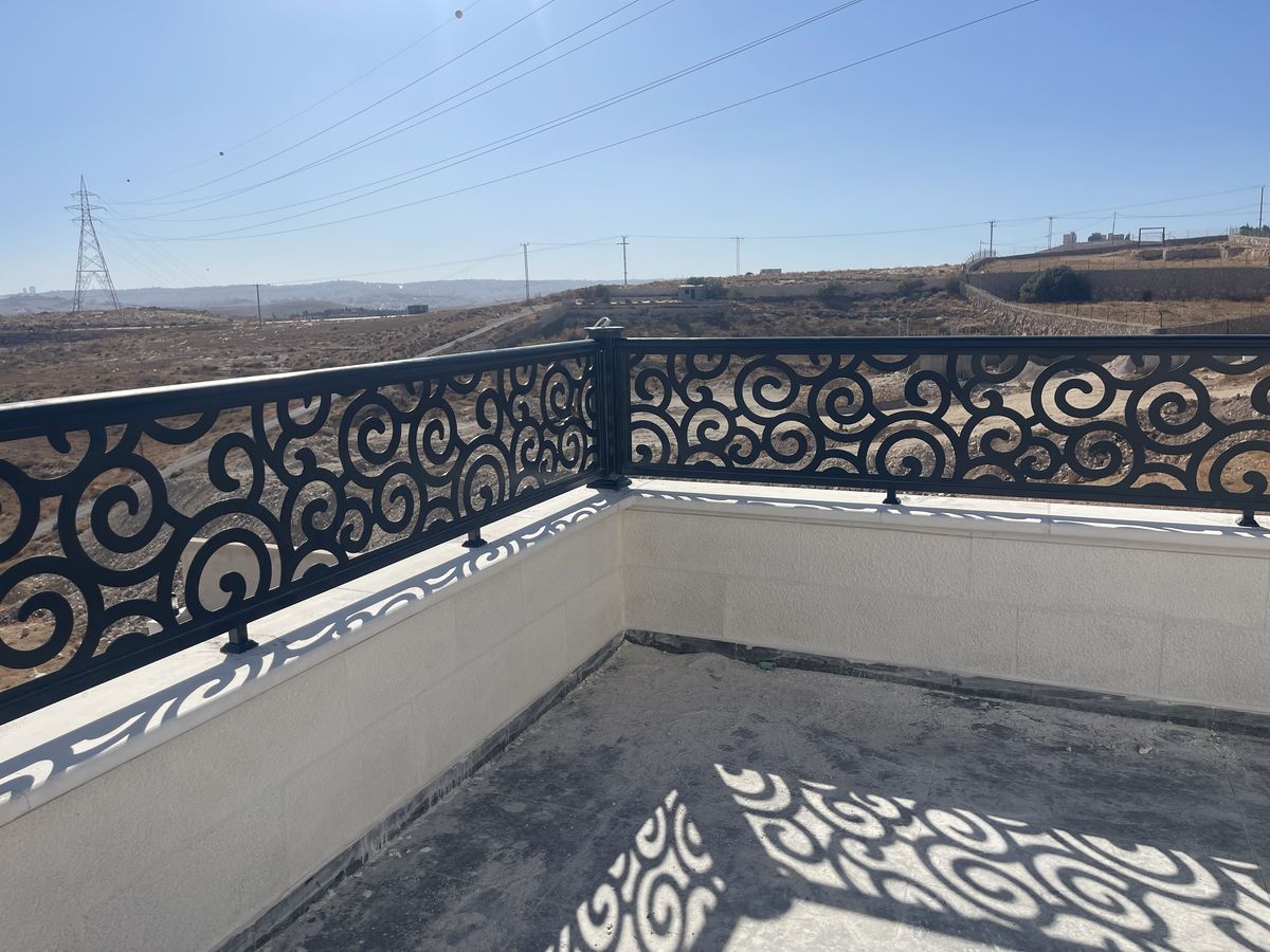 سواتر حديدية متينة مقاومة للعوامل الجوية